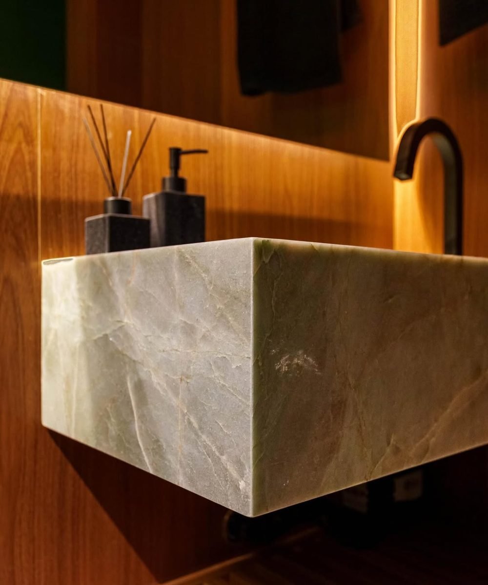 1ed2cd59-393d-40ec-86f3-d5a338a478ff